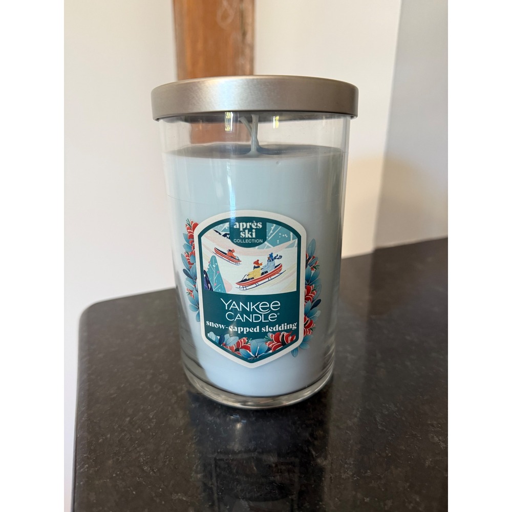 Yankee Candle Snow-Capped Sledding 2-Wick Tumbler 20oz Apres Ski Collection Blue